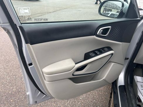 Used 2020 Kia Soul S image 14