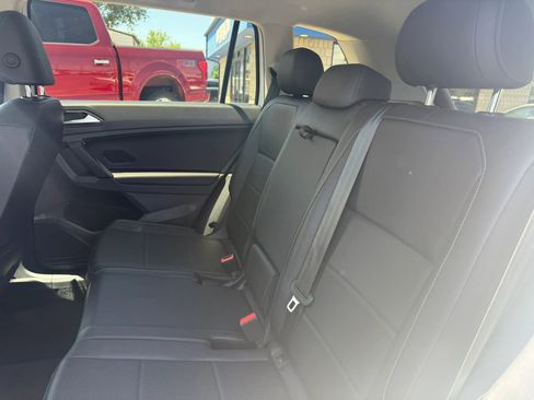 Used 2019 Volkswagen Tiguan SE AWD/4WD image 19
