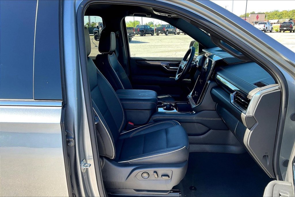 Used 2026 GMC Yukon Elevation AWD/4WD image 16