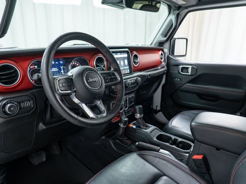 Used 2019 Jeep Wrangler Unlimited Rubicon w/ Dual Top Group AWD/4WD image 12