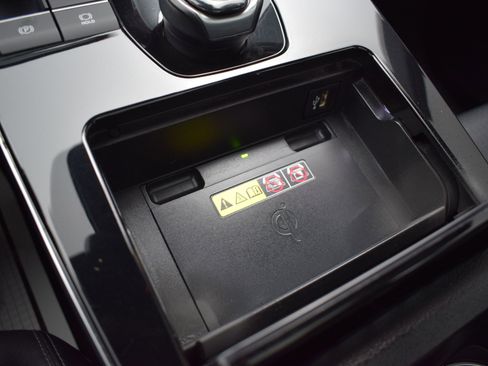 Used 2023 Toyota bZ4X Limited image 24