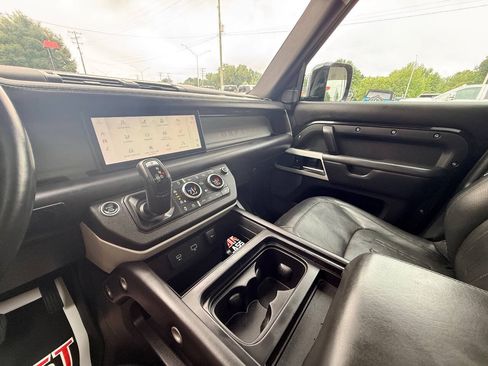 Used 2020 Land Rover Defender 110 HSE AWD/4WD image 32