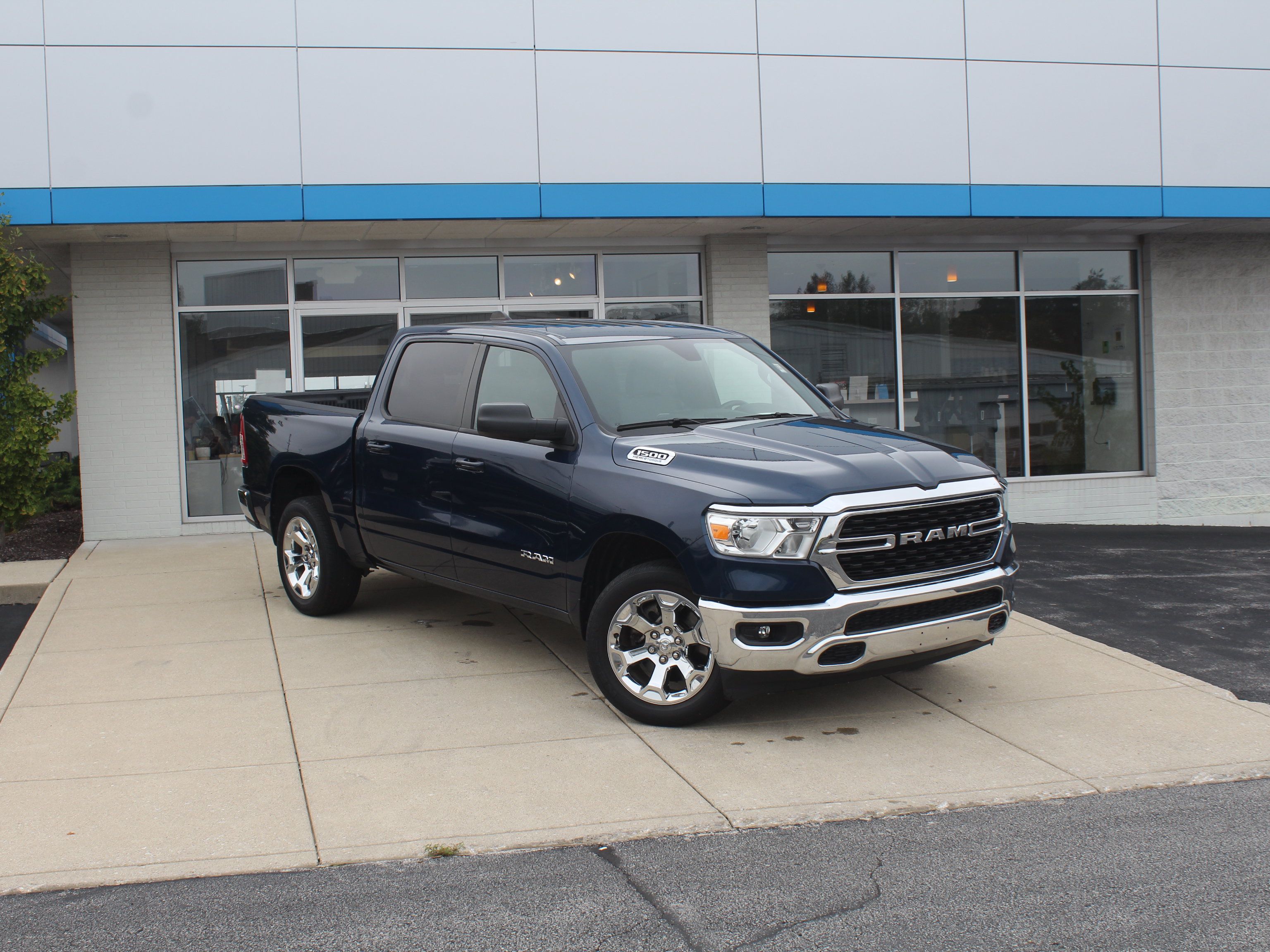 Used 2022 RAM 1500 Big Horn AWD/4WD image 4