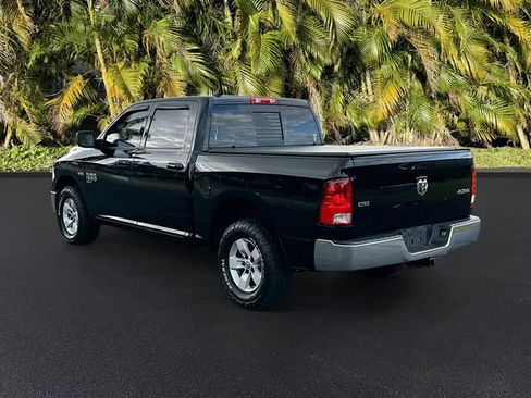Used 2019 RAM 1500 Classic SLT w/ Luxury Group image 7