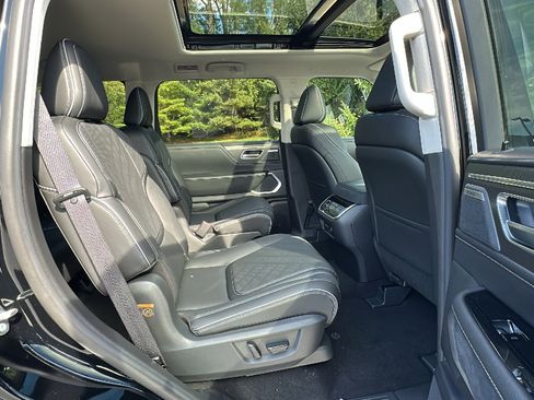 New 2026 INFINITI QX80 Luxe w/ Cargo Package image 10