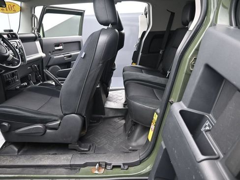 Used 2012 Toyota FJ Cruiser 4WD w/ Convenience Pkg image 16