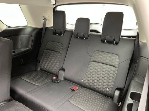 Used 2023 Nissan Pathfinder SV image 12