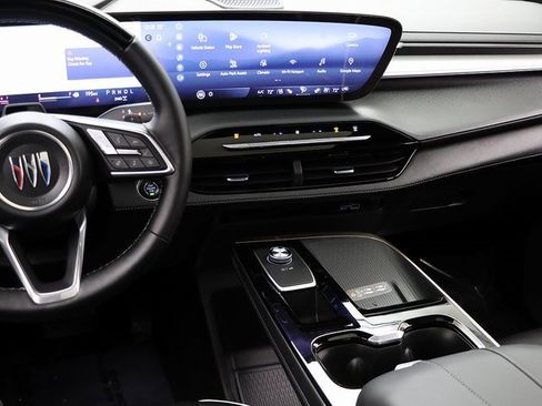 Used 2025 Buick Enclave Avenir w/ Super Cruise Package image 16