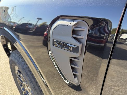 New 2025 Ford Ranger XLT w/ FX4 Off-Road Package image 9