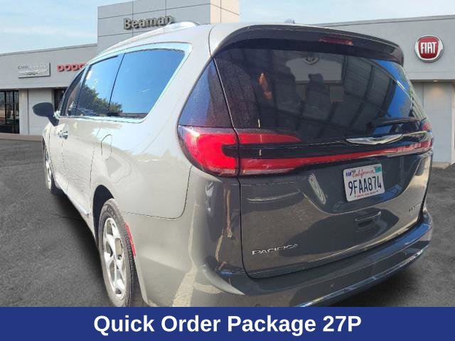 Used 2023 Chrysler Pacifica Limited FWD image 2
