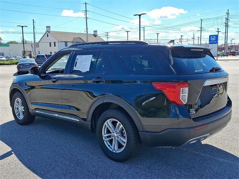 Used 2023 Ford Explorer XLT w/ Equipment Group 202A image 10