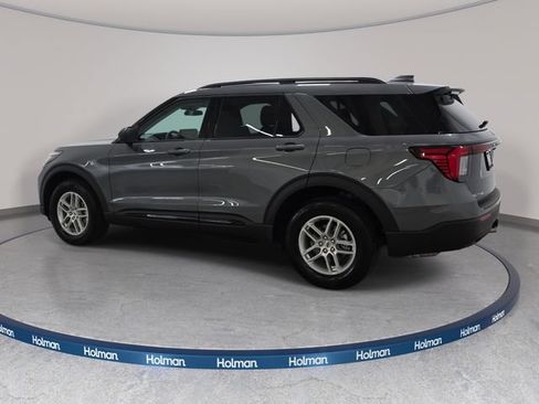 Used 2026 Ford Explorer Active AWD/4WD image 8