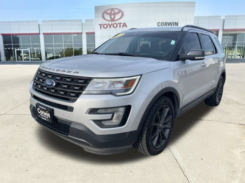 Used 2017 Ford Explorer XLT w/ Equipment Group 202A FWD image 7