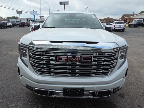 Used 2022 GMC Sierra 1500 Denali w/ Technology Package AWD/4WD image 2