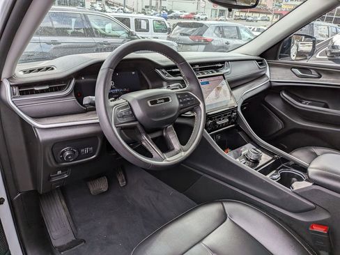 Used 2023 Jeep Grand Cherokee L Limited image 12