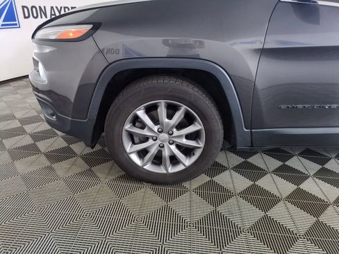 Used 2018 Jeep Cherokee Limited AWD/4WD image 28