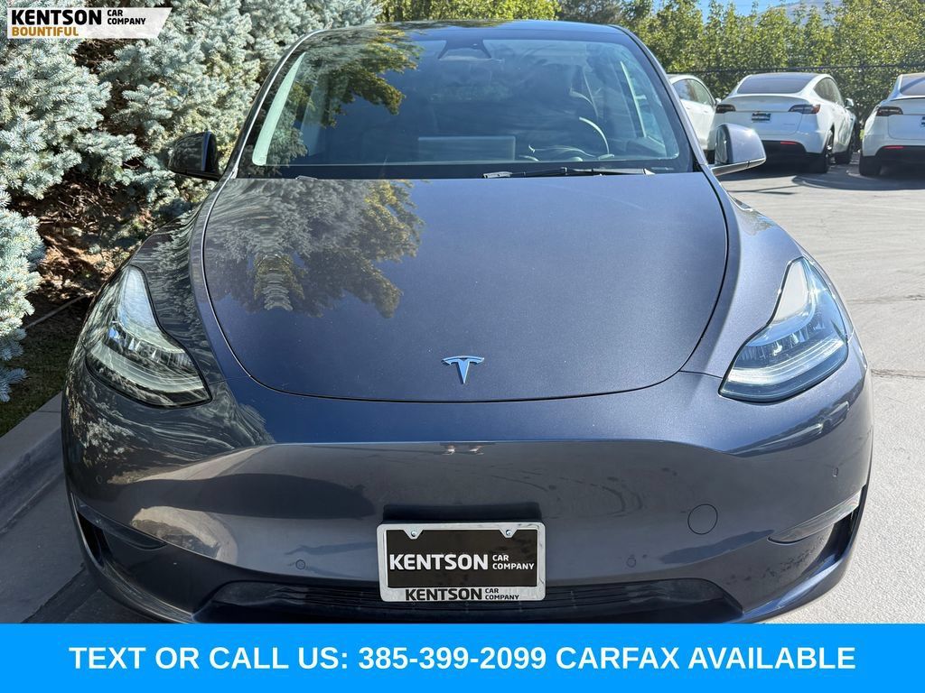 Used 2022 Tesla Model Y Long Range AWD/4WD image 2