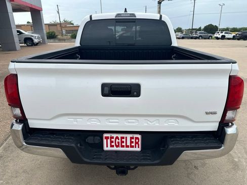 Used 2022 Toyota Tacoma SR5 RWD image 6