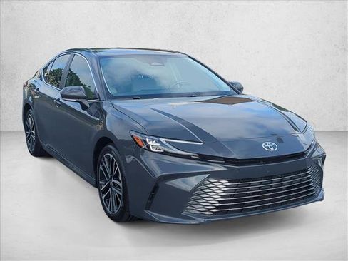 Certified 2025 Toyota Camry XLE FWD image 4