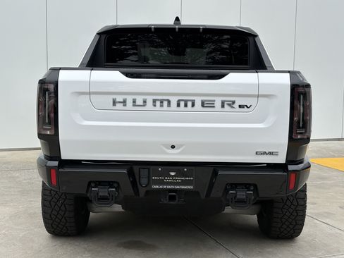 Used 2024 GMC Hummer EV 2X w/ Extreme Off-Road Package AWD/4WD image 8
