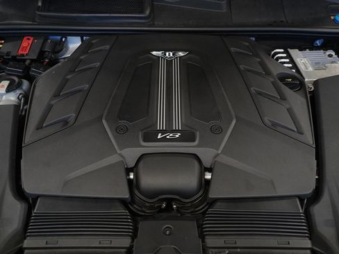 Used 2019 Bentley Bentayga image 31