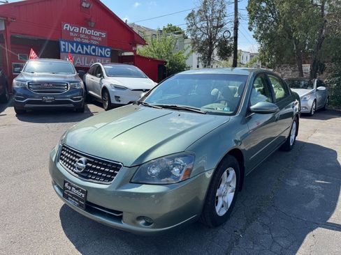 Used 2005 Nissan Altima 2.5 FWD image 1