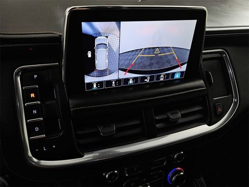 Used 2021 GMC Yukon XL AT4 w/ AT4 Premium Plus Package image 16