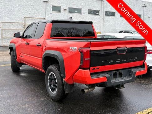 Used 2024 Toyota Tacoma TRD Off-Road image 4