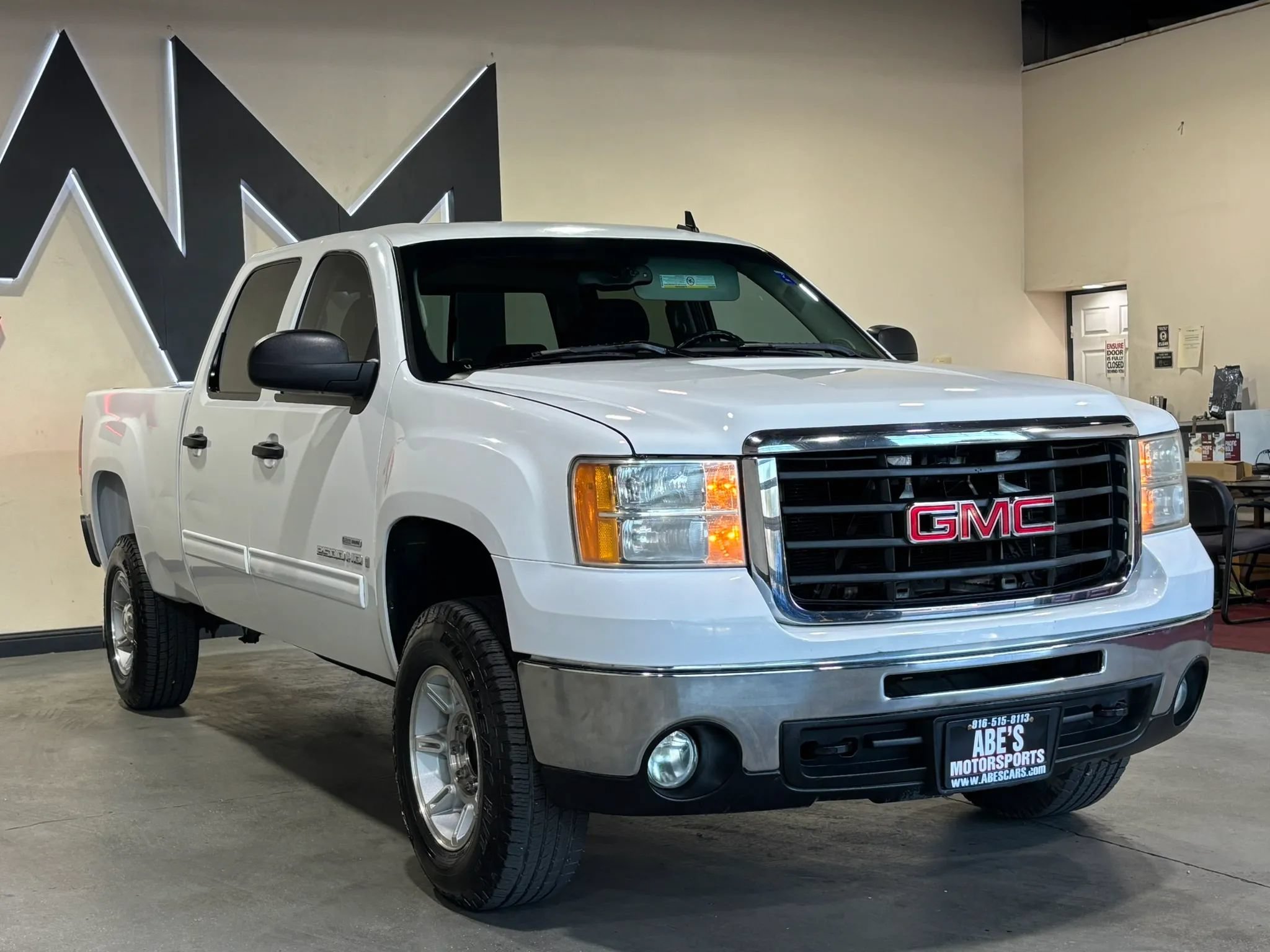 Used 2007 GMC Sierra 2500 SLE w/ SLE2 Preferred Package RWD image 3