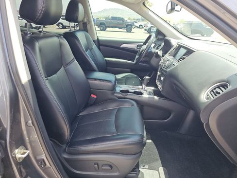 Used 2020 Nissan Pathfinder SL FWD image 11