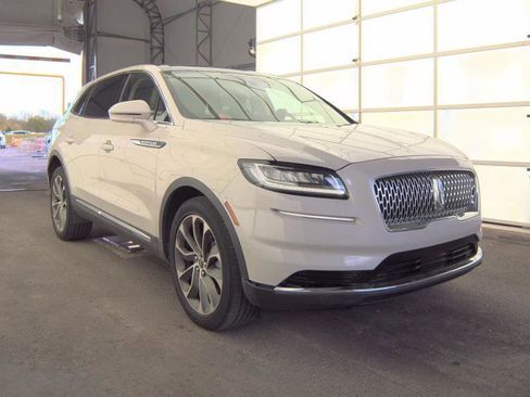 Used 2019 Lincoln Nautilus Reserve AWD/4WD image 2