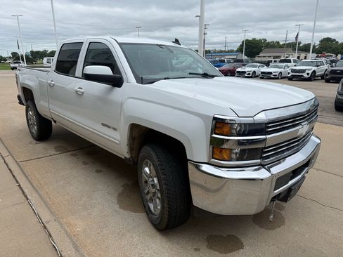 Used 2016 Chevrolet Silverado 2500 LT AWD/4WD image 4