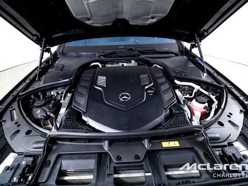 Used 2022 Mercedes-Benz S 580 4MATIC Sedan w/ AMG Line Package image 32
