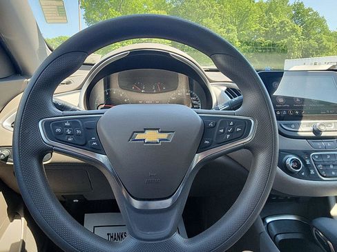 Used 2025 Chevrolet Malibu LT FWD image 15