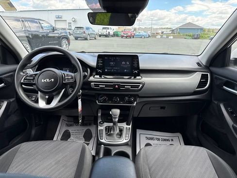 Used 2023 Kia Seltos LX AWD/4WD image 13