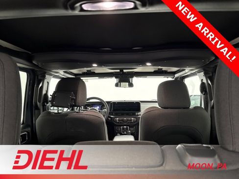 Used 2024 Jeep Wrangler Sport S image 10