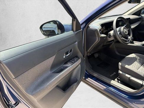 Used 2025 Nissan Kicks SV FWD image 9