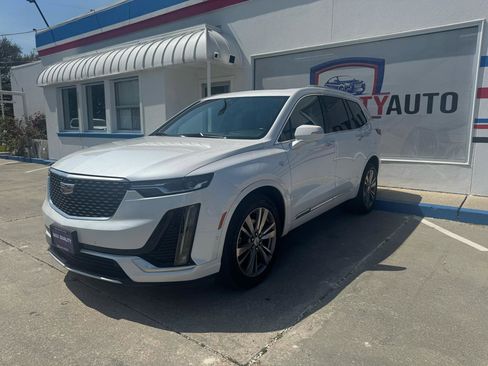 Used 2022 Cadillac XT6 Premium Luxury w/ Technology Package image 15