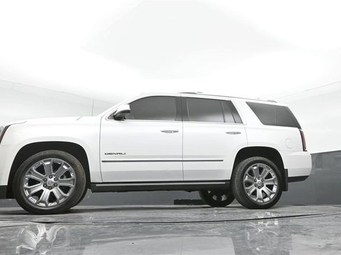 Used 2017 GMC Yukon Denali w/ Open Road Package AWD/4WD image 37
