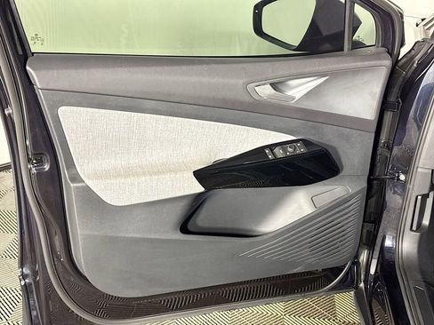 Certified 2025 Volkswagen ID.4 Pro image 11