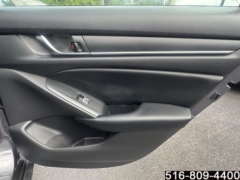 Used 2018 Honda Accord Sport image 31