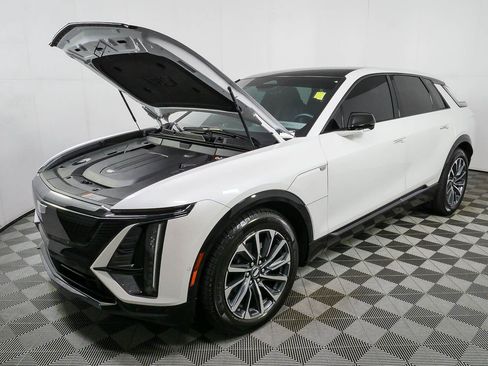 Used 2024 Cadillac Lyriq Sport AWD/4WD image 32