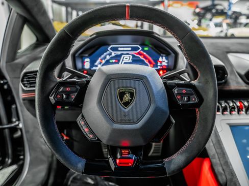 Used 2021 Lamborghini Huracan STO image 16