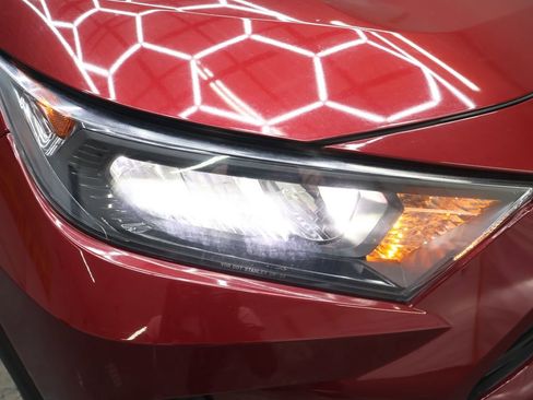 Used 2021 Toyota RAV4 LE image 26