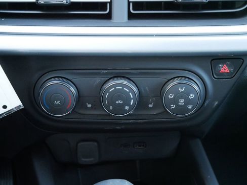 New 2026 Chevrolet Trax RS w/ Sunroof Package image 23