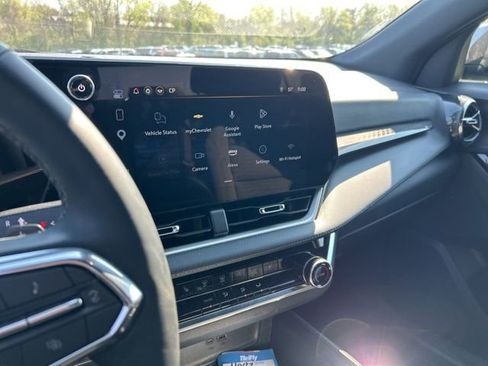 Used 2025 Chevrolet Equinox LT image 8