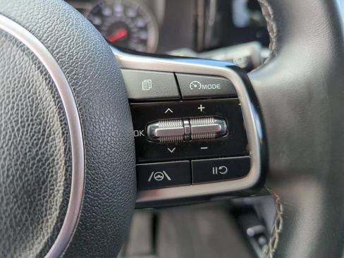 Used 2021 Kia Sorento S FWD image 12