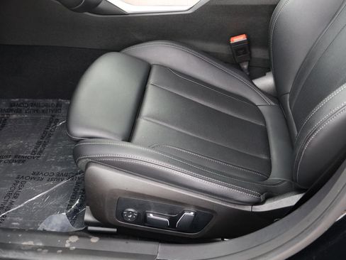 Used 2025 BMW 330i xDrive Sedan AWD/4WD image 10