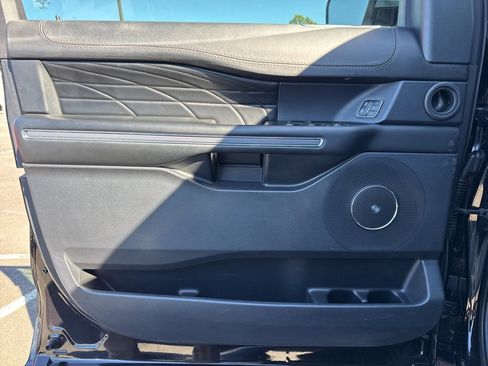 Used 2020 Ford Expedition Platinum image 36