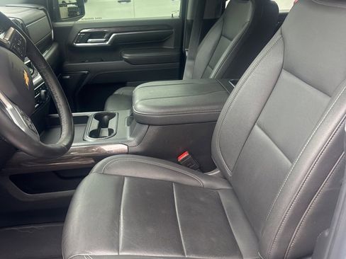 Used 2024 Chevrolet Silverado 2500 LTZ w/ LTZ Convenience Package image 21